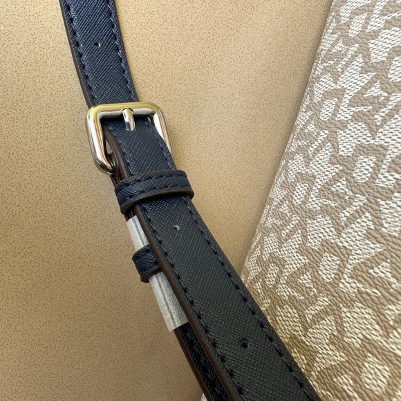 Gorgeous DKNY Banks Satchel - Picture 7 of 9